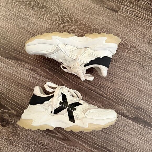 John Richmond Free Time Sneaker In White - Picture 2 of 11